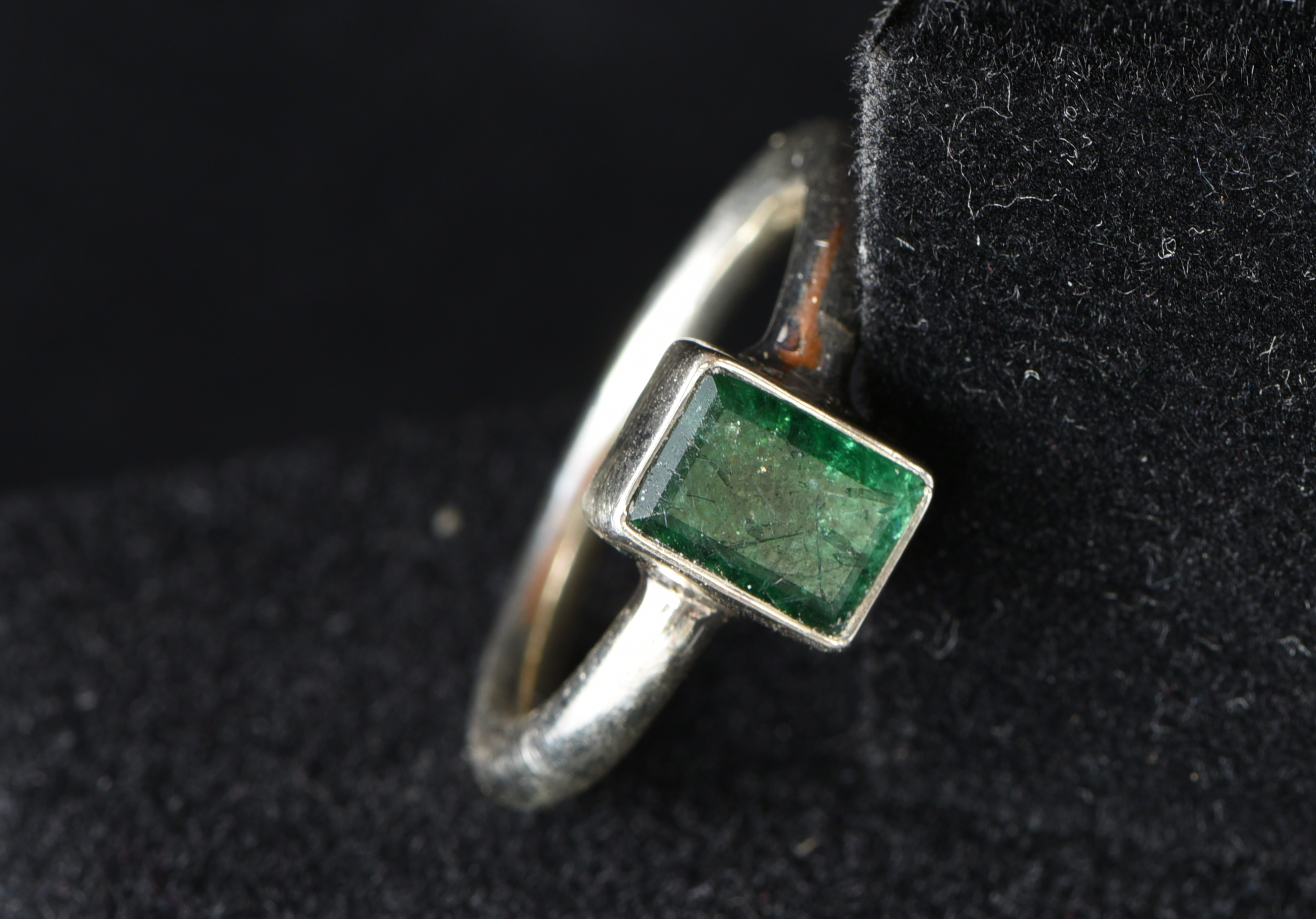 Emerald ring (Size 58)