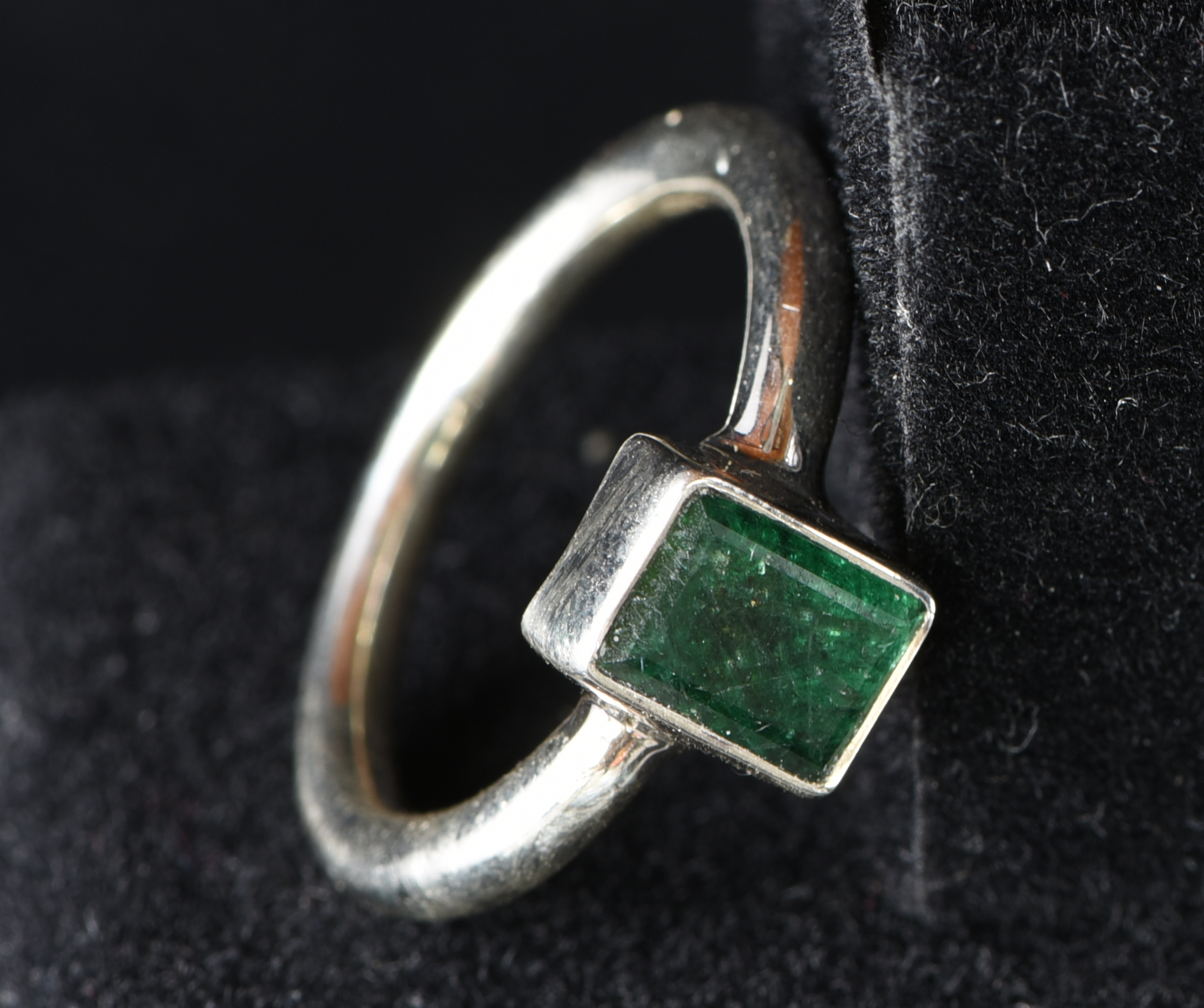 Emerald ring (Size 58)